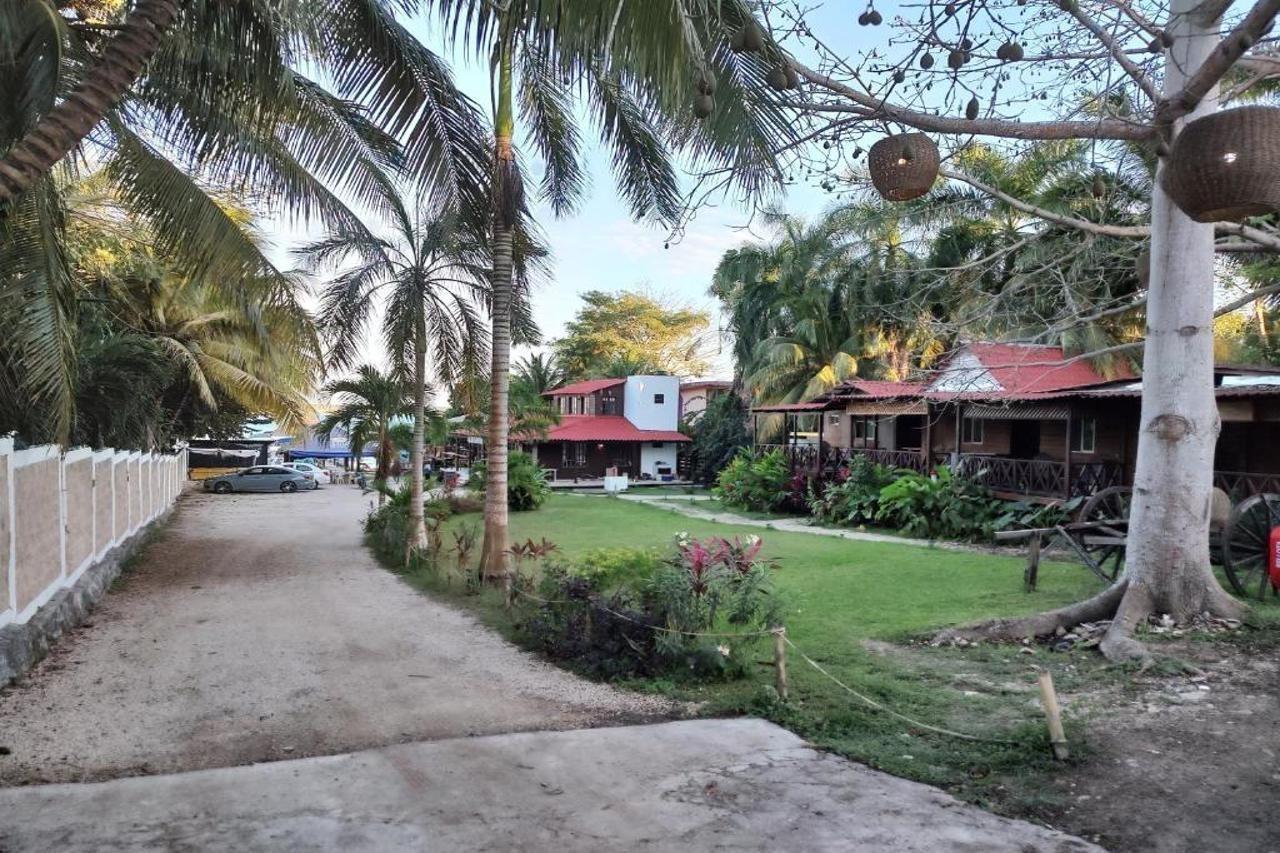 Papitos Bacalar Hotel And Marina Extérieur photo